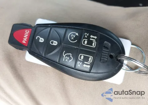 2016 Chrysler Town & Country Touring-L z USA, uszkodzony, nr VIN 2C4RC1CG5GR220876